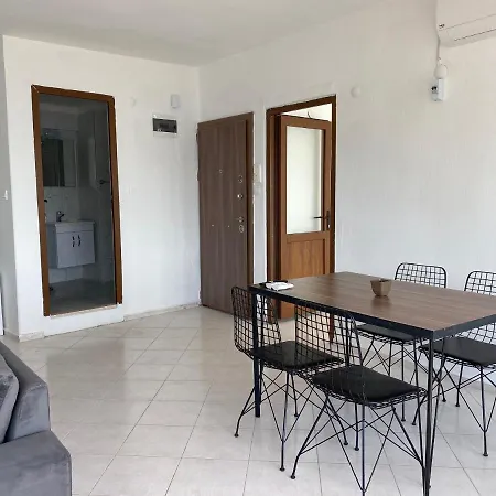 Apartamento Yat Limanı Denize Sıfır Geniş Daire