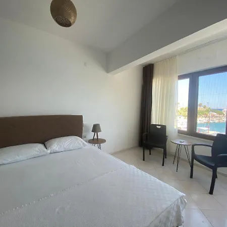 Yat Limanı Denize Sıfır Geniş Daire Apartamento *